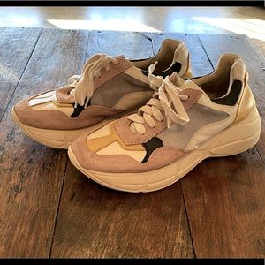 Steve Madden shoes size 8 women’s athletic sneakers